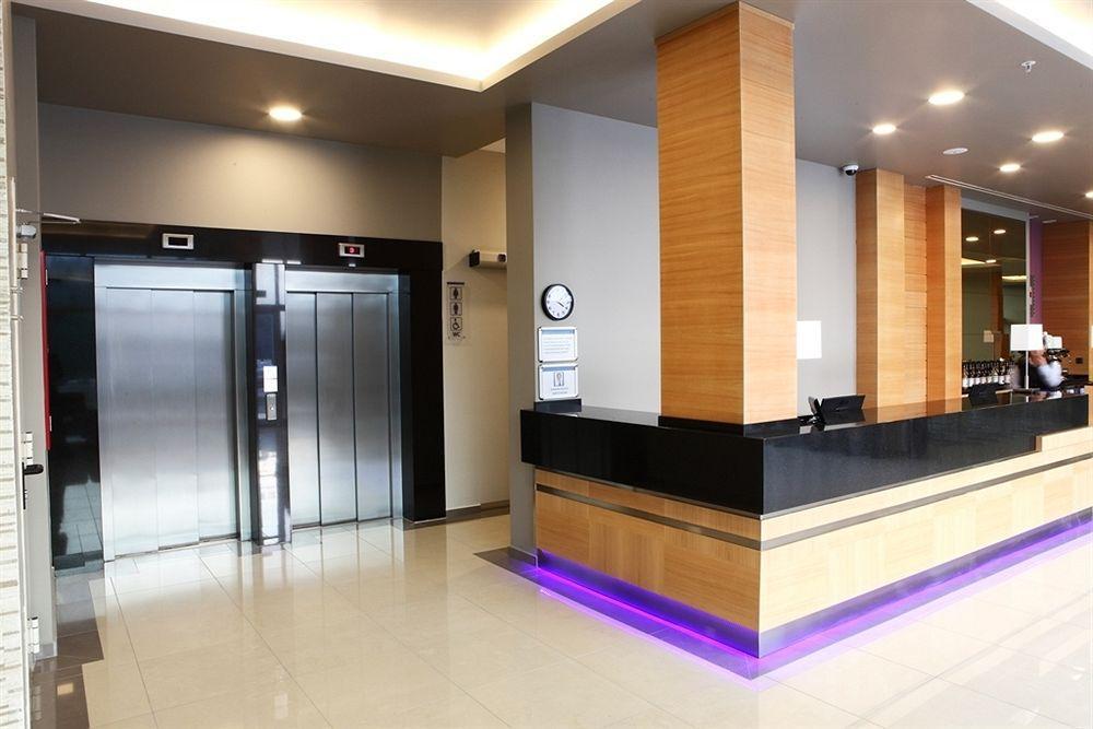 Holiday Inn Express Manisa-West By Ihg Exteriör bild