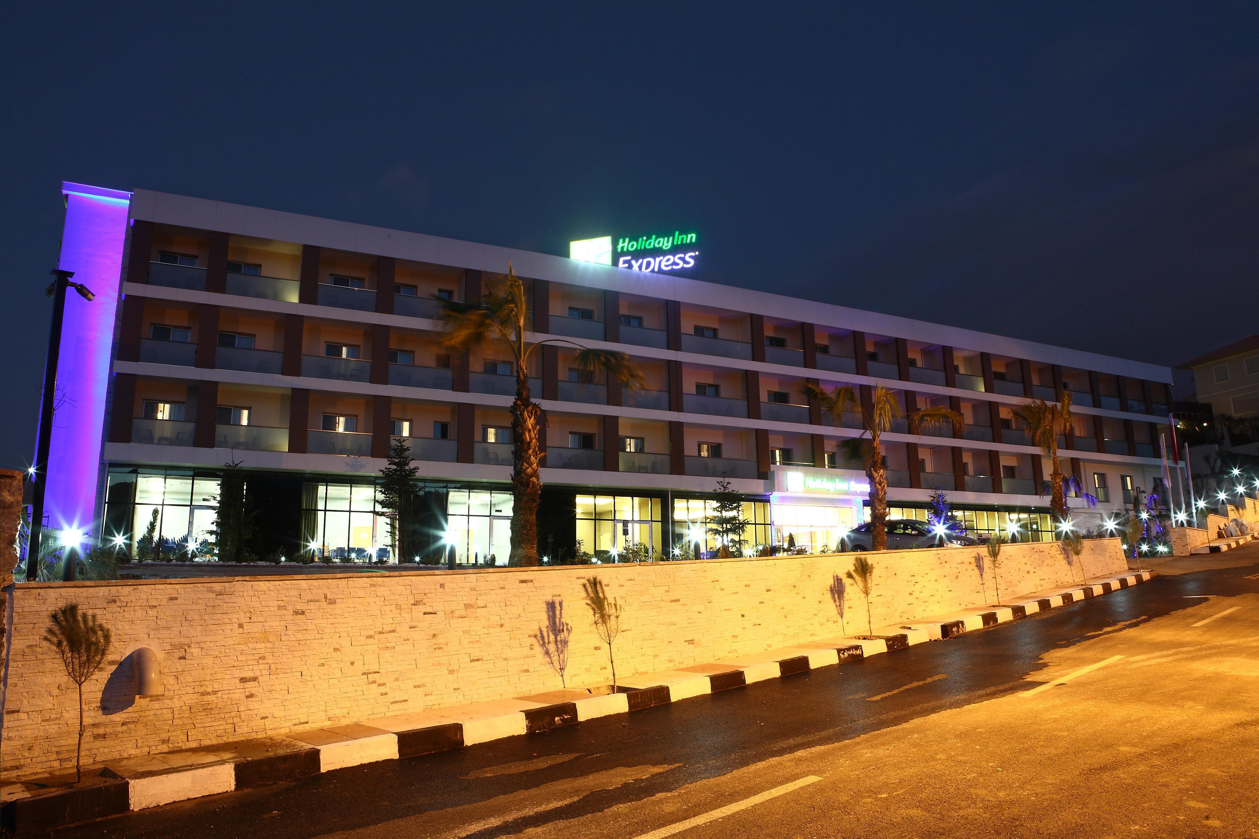 Holiday Inn Express Manisa-West By Ihg Exteriör bild