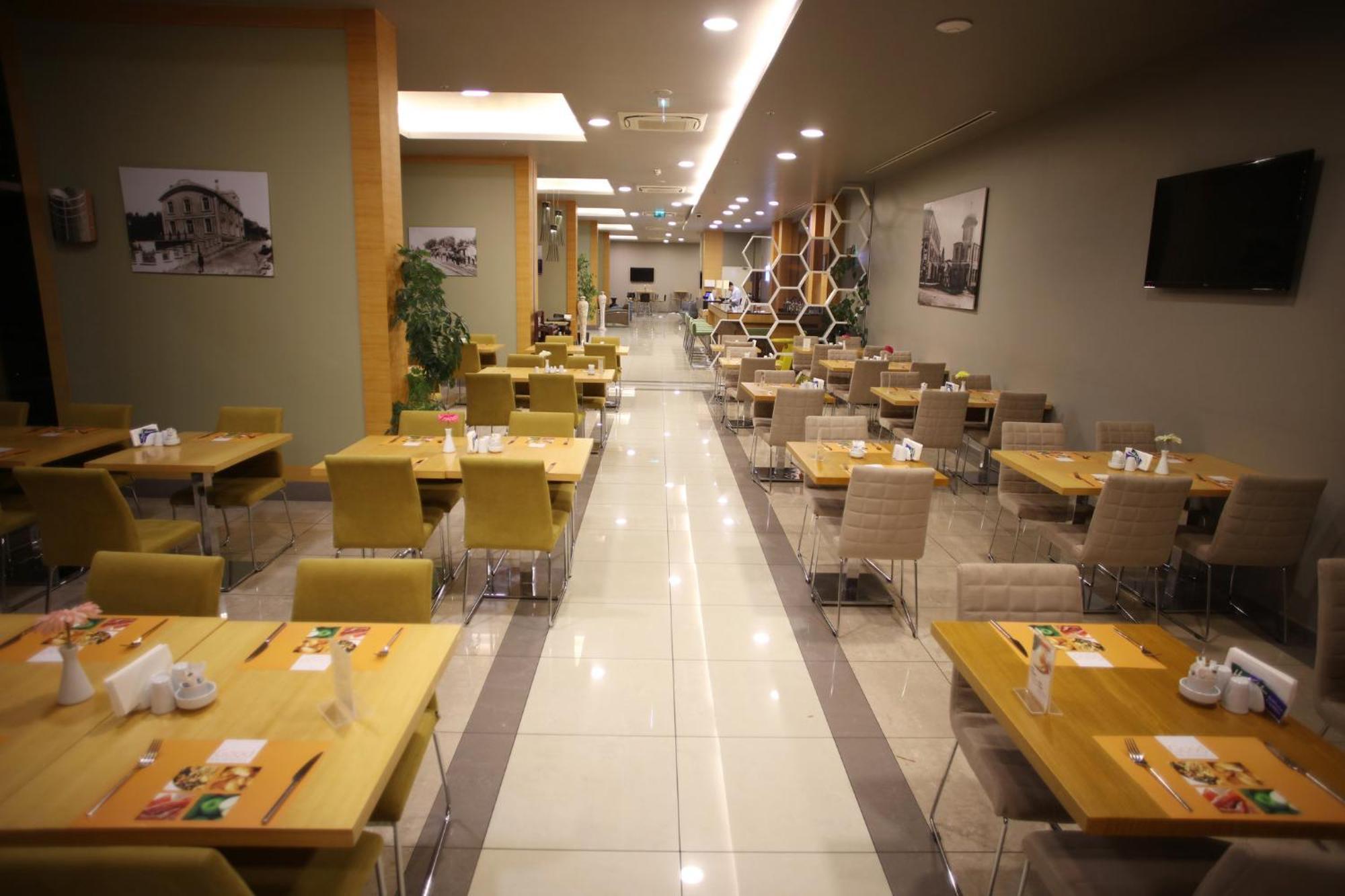 Holiday Inn Express Manisa-West By Ihg Exteriör bild