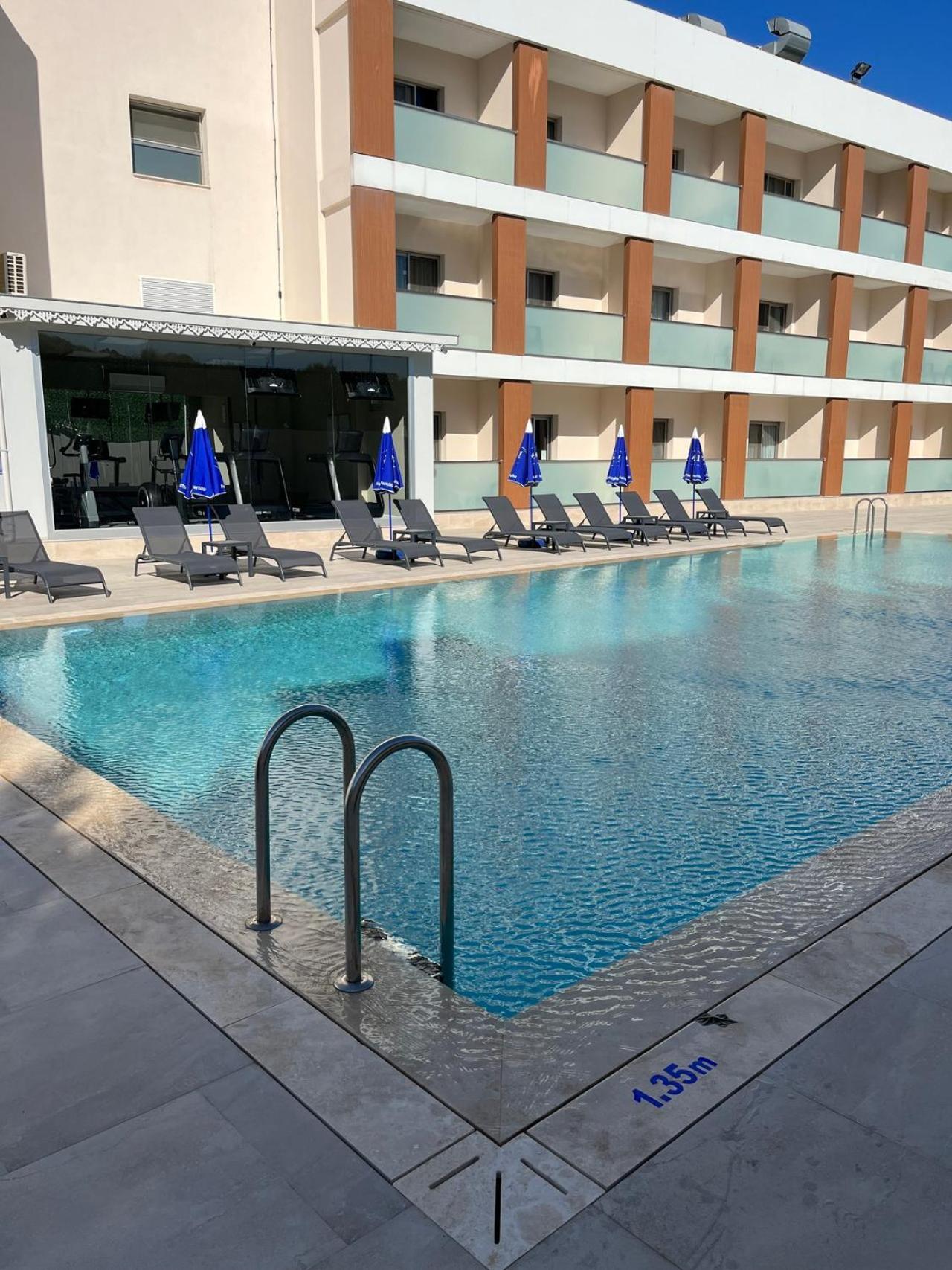 Holiday Inn Express Manisa-West By Ihg Exteriör bild