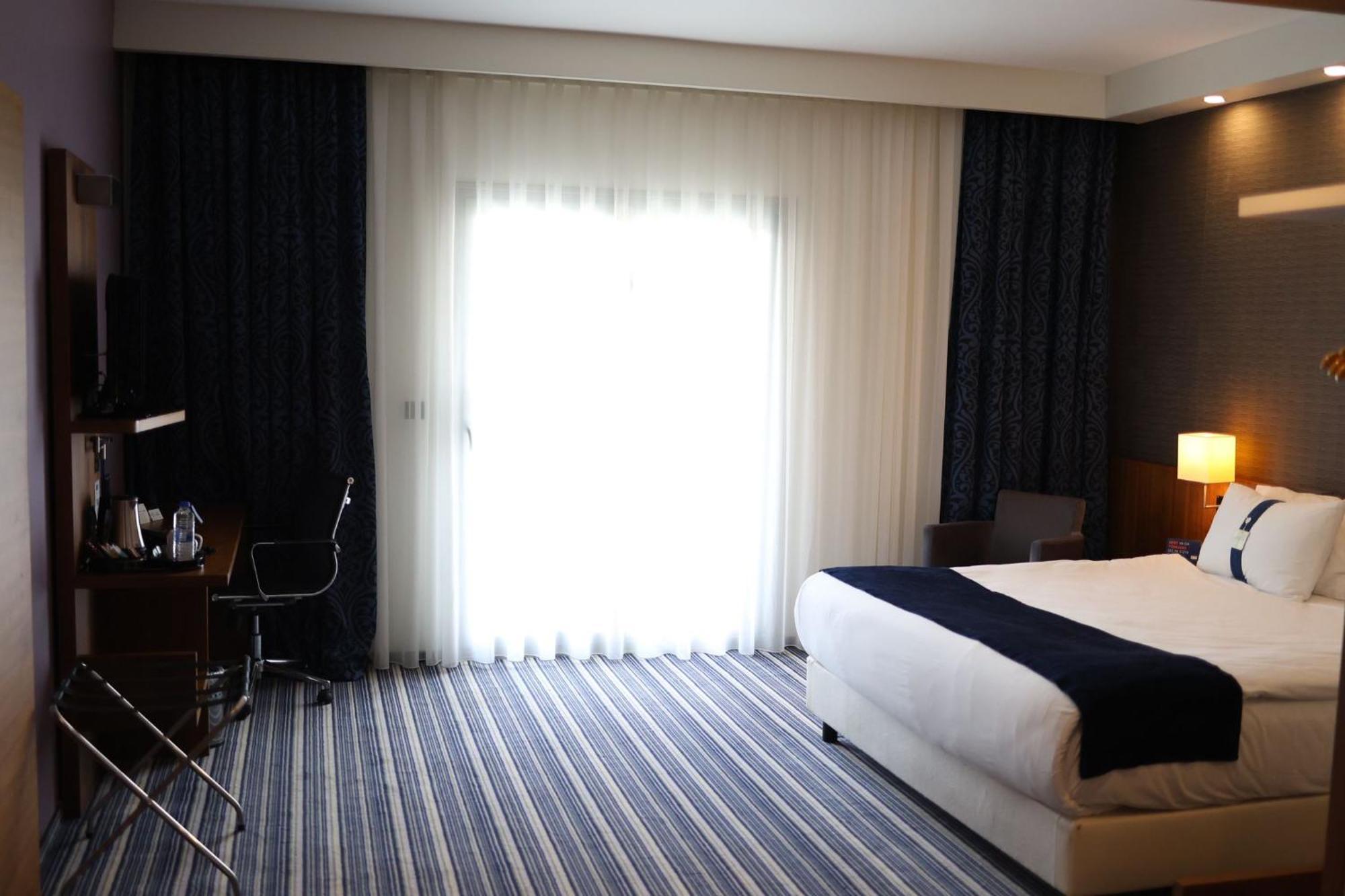 Holiday Inn Express Manisa-West By Ihg Exteriör bild