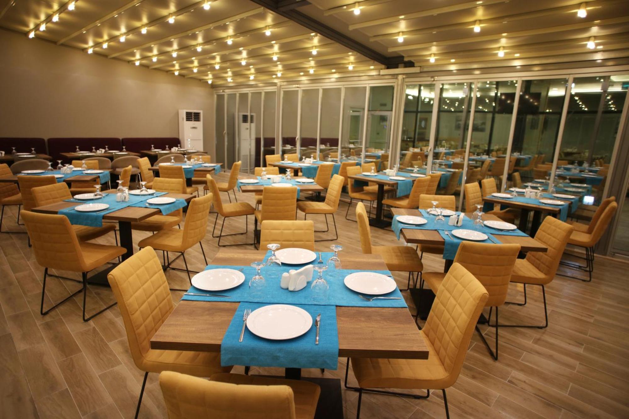 Holiday Inn Express Manisa-West By Ihg Exteriör bild