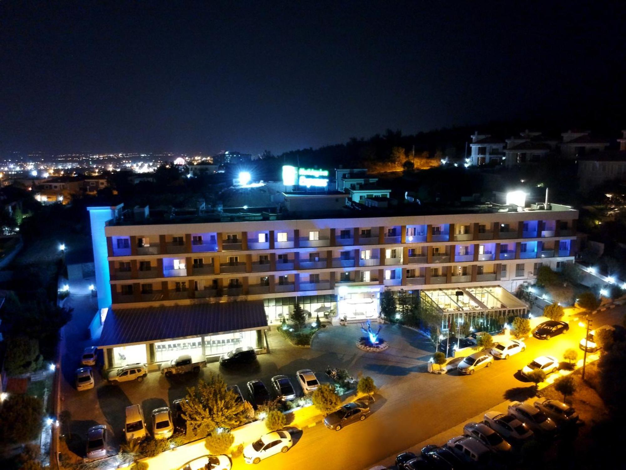 Holiday Inn Express Manisa-West By Ihg Exteriör bild
