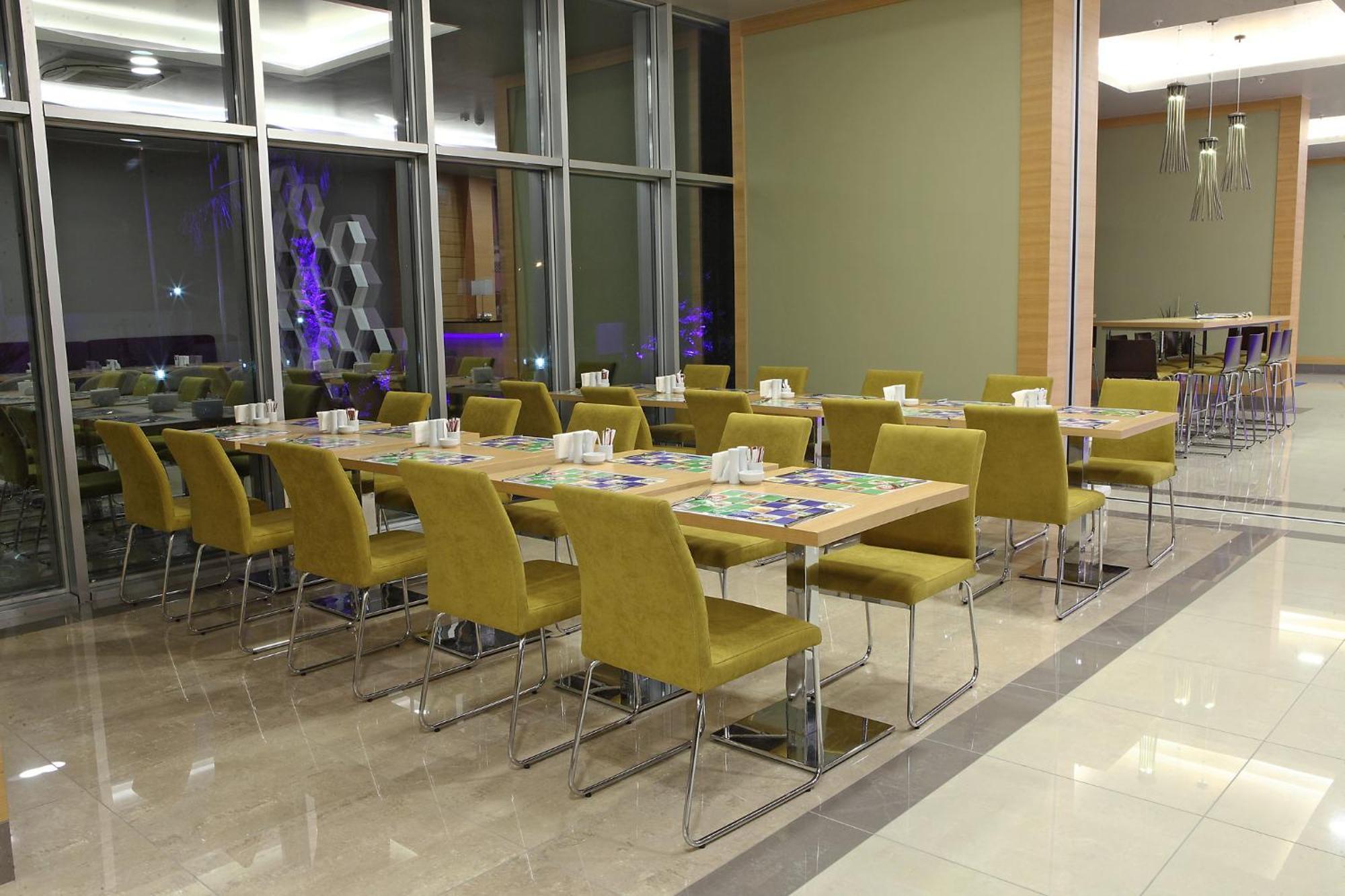 Holiday Inn Express Manisa-West By Ihg Exteriör bild