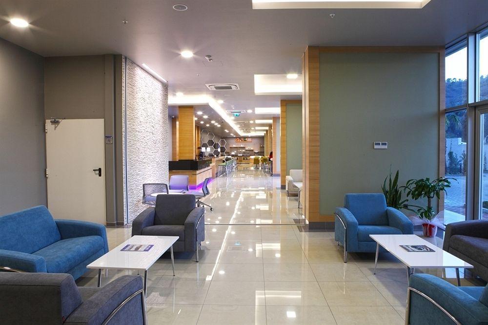 Holiday Inn Express Manisa-West By Ihg Exteriör bild