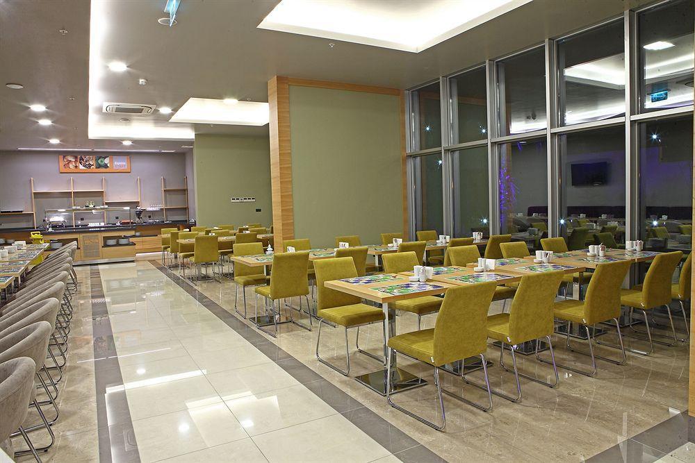 Holiday Inn Express Manisa-West By Ihg Exteriör bild