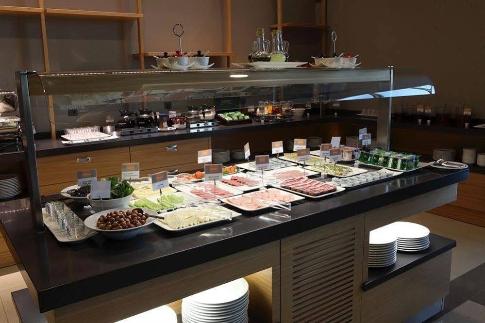 Holiday Inn Express Manisa-West By Ihg Exteriör bild